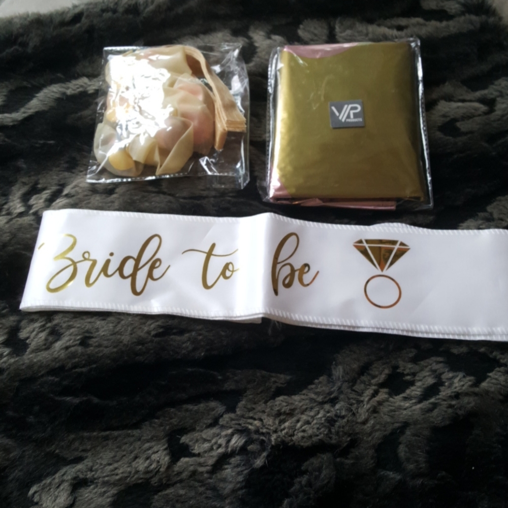 Bachelorette party supply kit. Balloons & sash